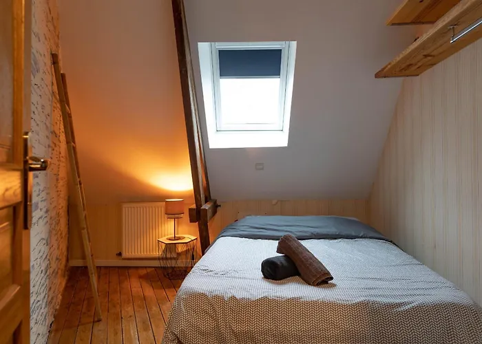 Апартаменти Spacieux Au Coeur D'angers Etage 3 - 6 Personnes *